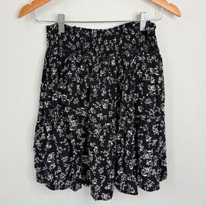 Zenobia Black and White Floral Round Lightweight Skirt (1XL)